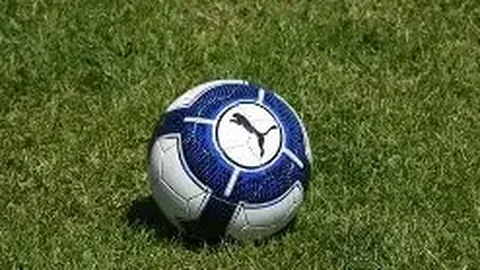 中沙对决倒计时2小时，国足战队抵达沙特国王大学球场备战