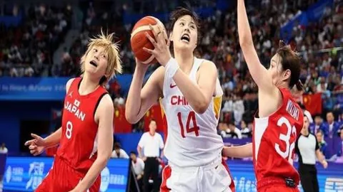 海港队赛季夺冠荣耀，未来征程挑战重重